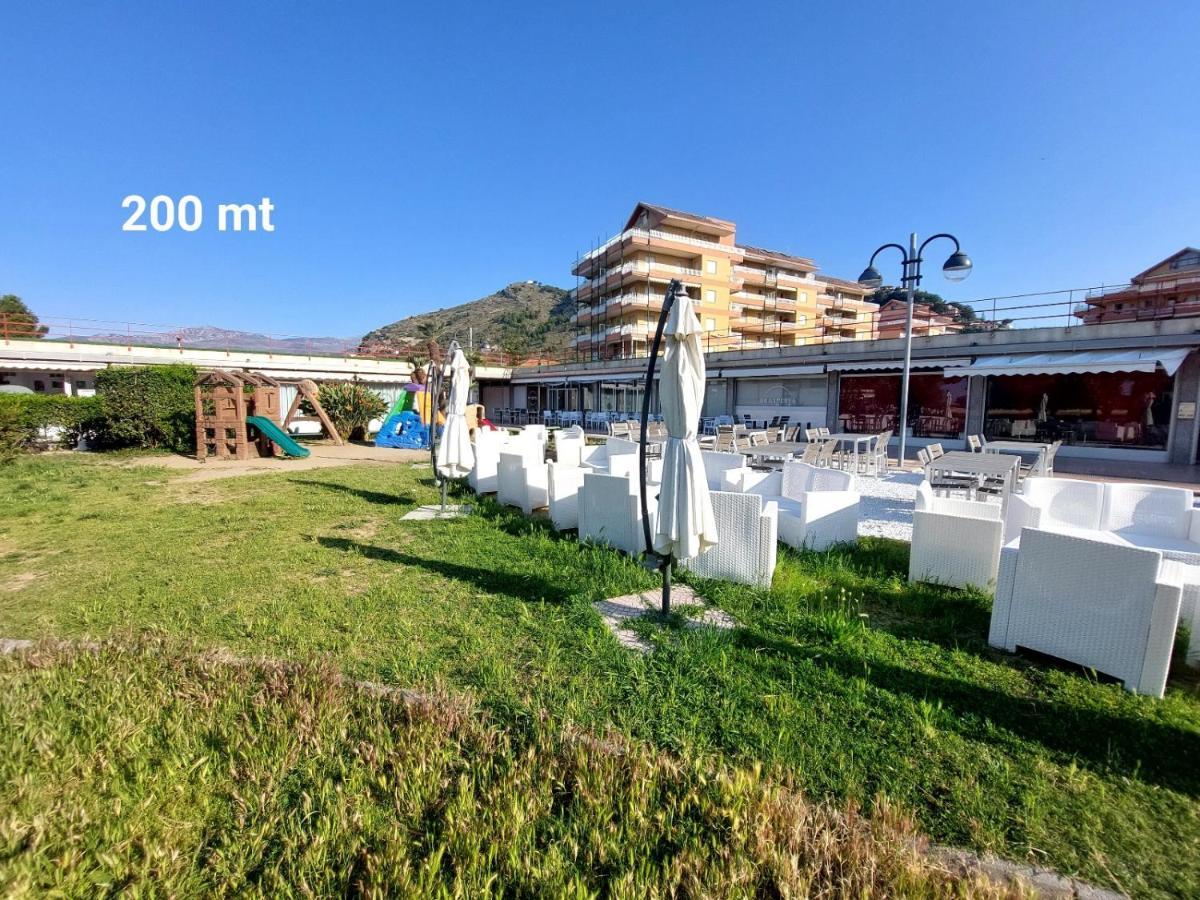 Casa Laura Lejlighed Ventimiglia Eksteriør billede